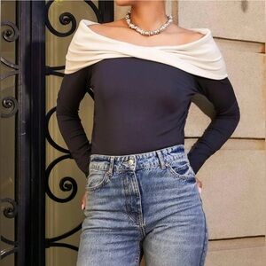 NWT Fifteen Twenty Off-the-Shoulder Top Shirred Sides Stretchy Shirt Size Medium